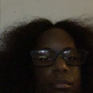 Meet your Posher, Loraine